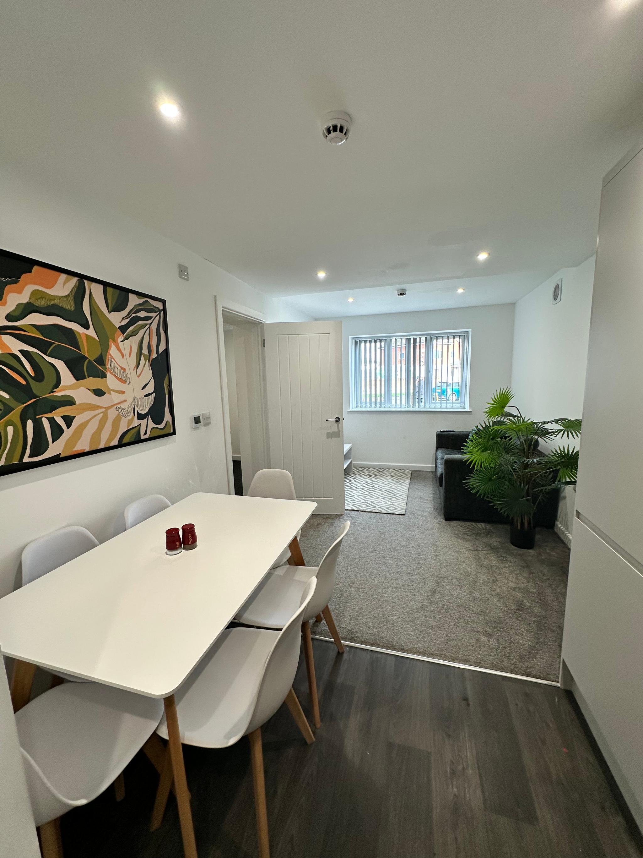 Modern and Comfortable 2 Bed Apartment